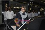 Amitabh Bachchan return from London in Mumbai Airport on 26th May 2011 (6).JPG